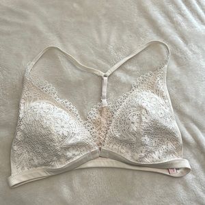 Victoria’s Secret White Body By Victoria Lace Bralette